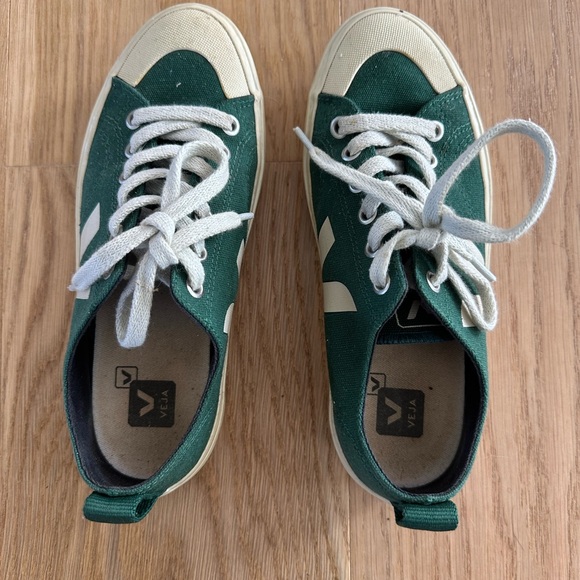 Veja Green and Cream Women's Sneakers - Picture 1 of 3